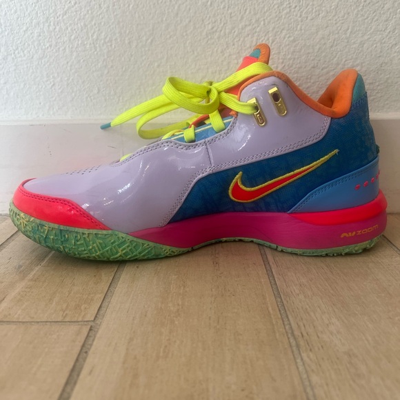 Nike LeBron 20 Men’s Basketball, size 8 - Picture 5 of 10